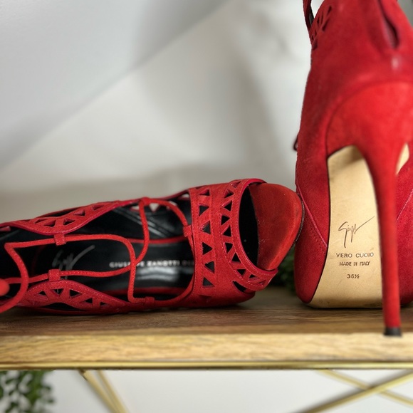 Worn twice•Good Condition•Size 36.5•Price Non negotiable ❤️ - Picture 2 of 4